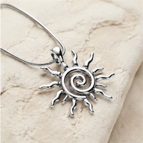 Soleil spiral-solhalskjede i sølv